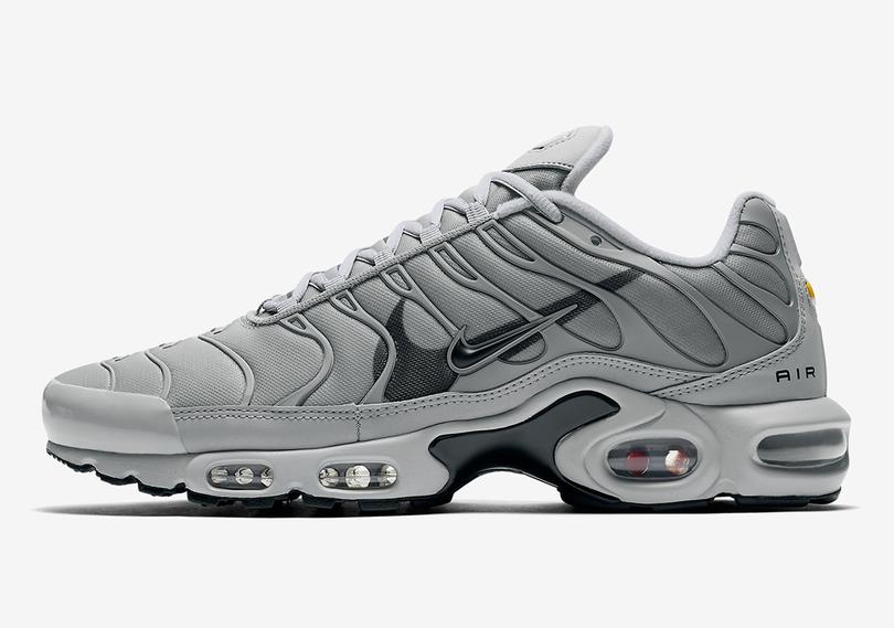 nike-air-max-plus-CU3454-002-1