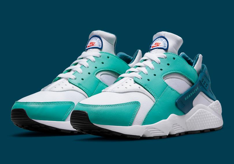 Nike-Air-Huarache-DQ8239-300-4