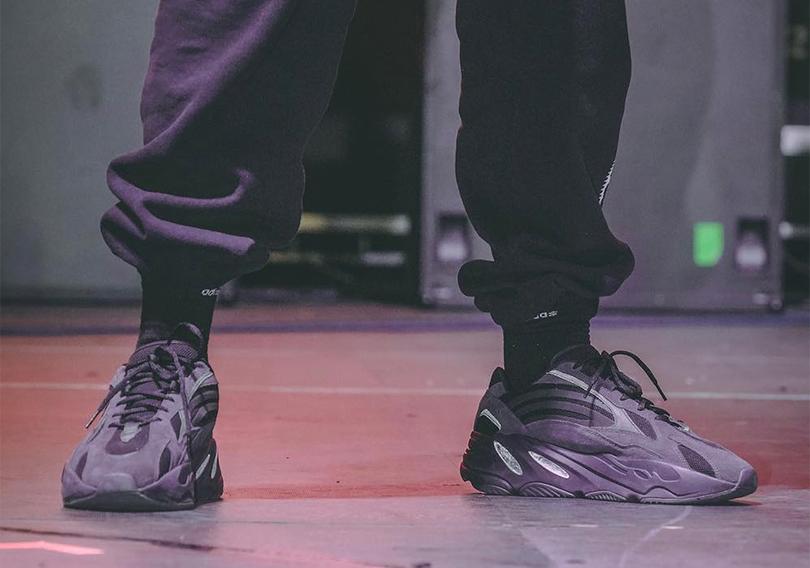 adidas-yeezy-boost-700-v2-triple-black-1