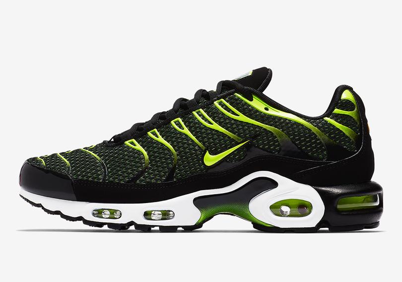 nike-air-max-plus-852630-036-1