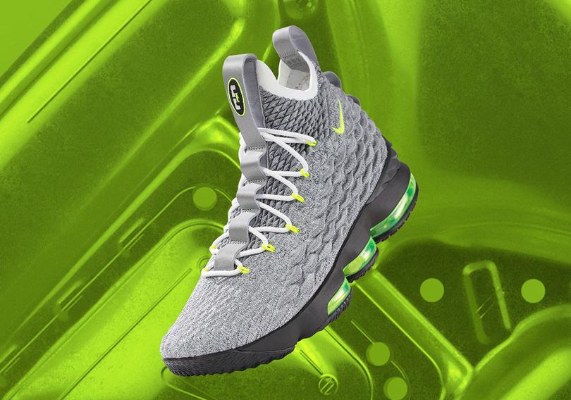 nike-lebron-15-lebronwatch-neon-ar4831-001