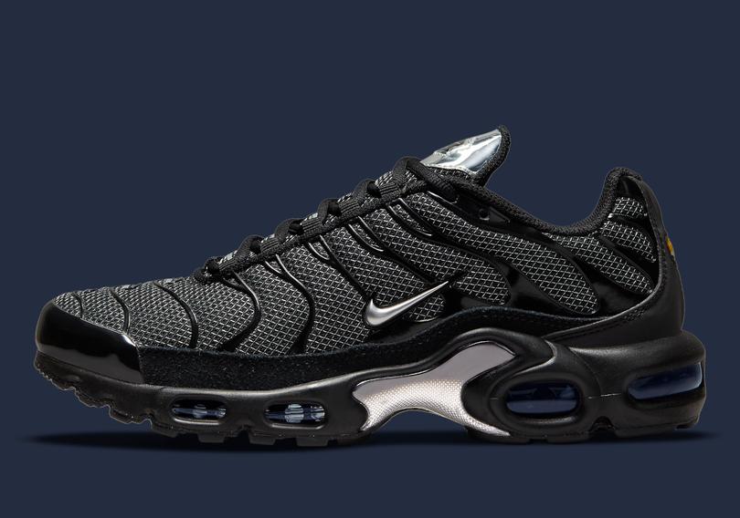 Nike-Air-Max-Plus-DQ0850-001-4