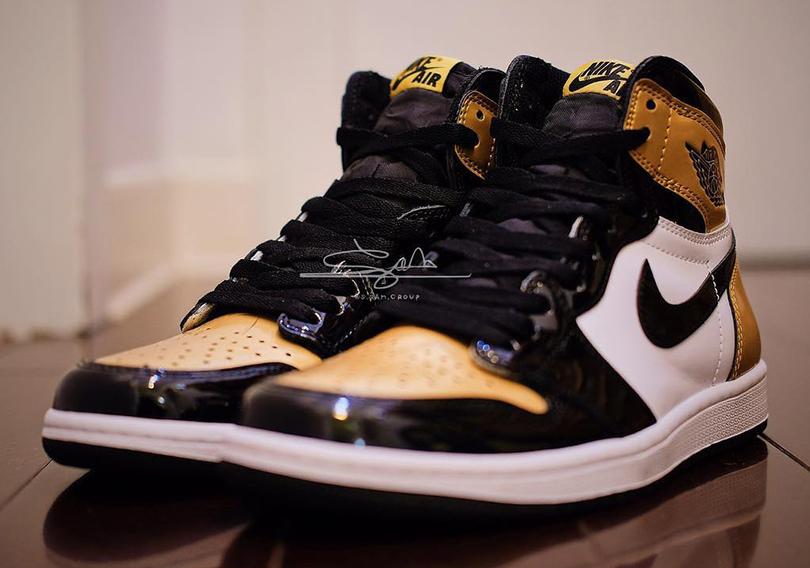 air-jordan-1-black-gold-january-2018-6