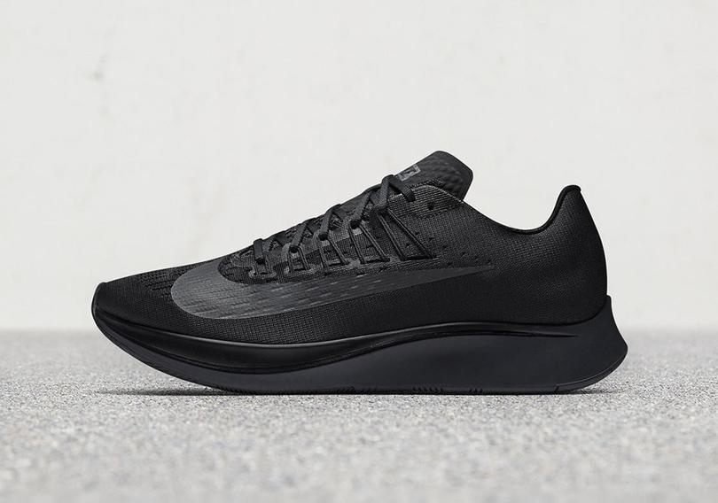 Nike_Zoom-Fly_triple-black-880848_003-1